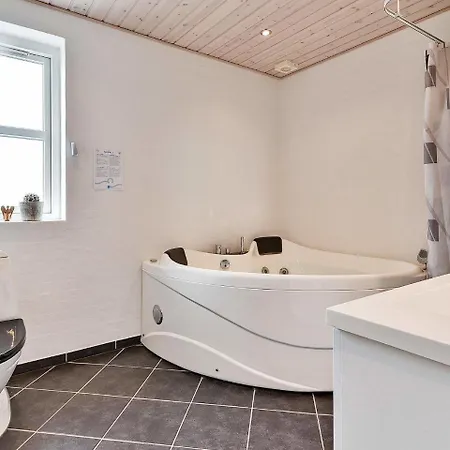 بيت للعطل Three-bedroom Holiday In Faaborg 2 Bøjden
